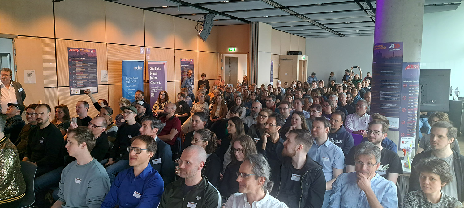 Publikum ca. 170 Personen von vorne